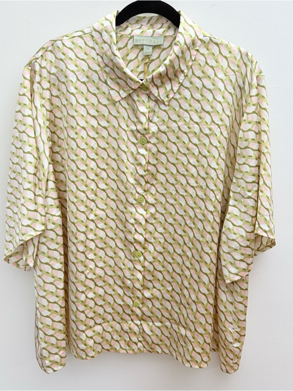 Ryegrass Women 3X Geo Print Satin Blouse Top Button Front Pink Green Plus New